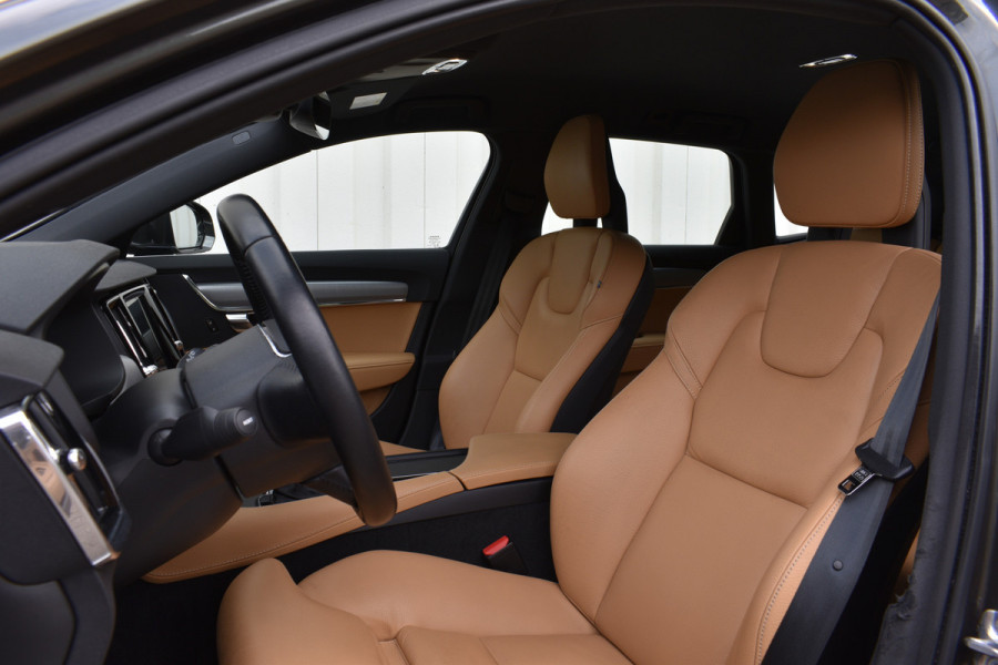 Volvo V90 T5 Automaat Momentum | Trekhaak | Blis | Keyless | Dealer onderhouden | Stoelverwarming |