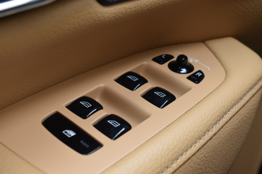 Volvo V90 T5 Automaat Momentum | Trekhaak | Blis | Keyless | Dealer onderhouden | Stoelverwarming |