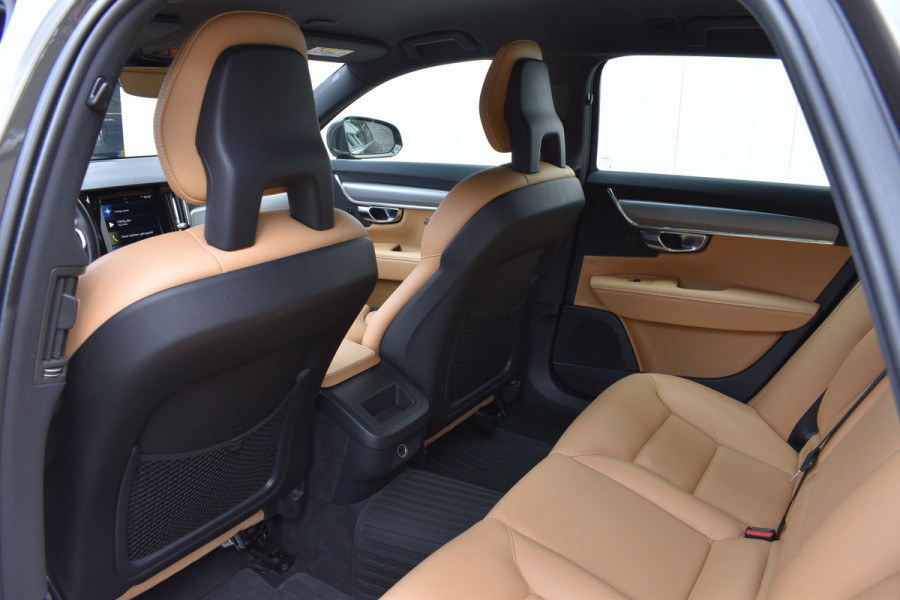 Volvo V90 T5 Automaat Momentum | Trekhaak | Blis | Keyless | Dealer onderhouden | Stoelverwarming |