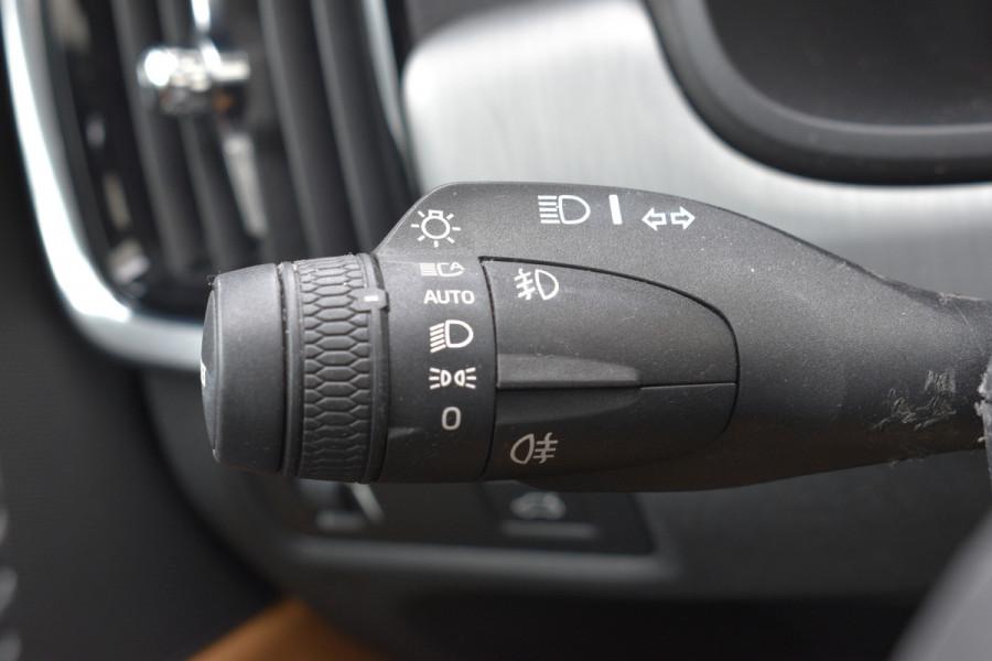 Volvo V90 T5 Automaat Momentum | Trekhaak | Blis | Keyless | Dealer onderhouden | Stoelverwarming |