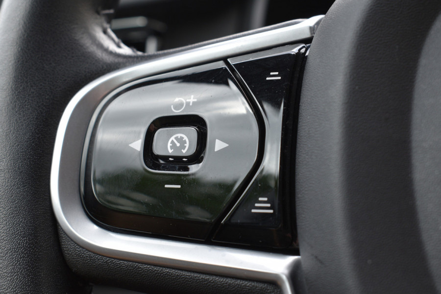 Volvo V90 T5 Automaat Momentum | Trekhaak | Blis | Keyless | Dealer onderhouden | Stoelverwarming |