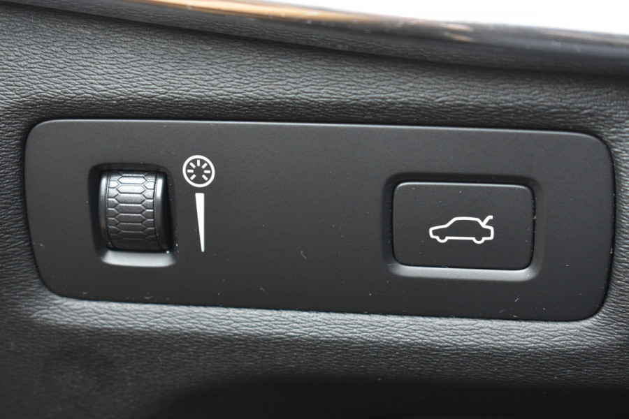 Volvo V90 T5 Automaat Momentum | Trekhaak | Blis | Keyless | Dealer onderhouden | Stoelverwarming |