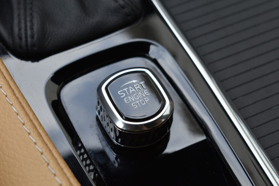 Volvo V90 T5 Automaat Momentum | Trekhaak | Blis | Keyless | Dealer onderhouden | Stoelverwarming |