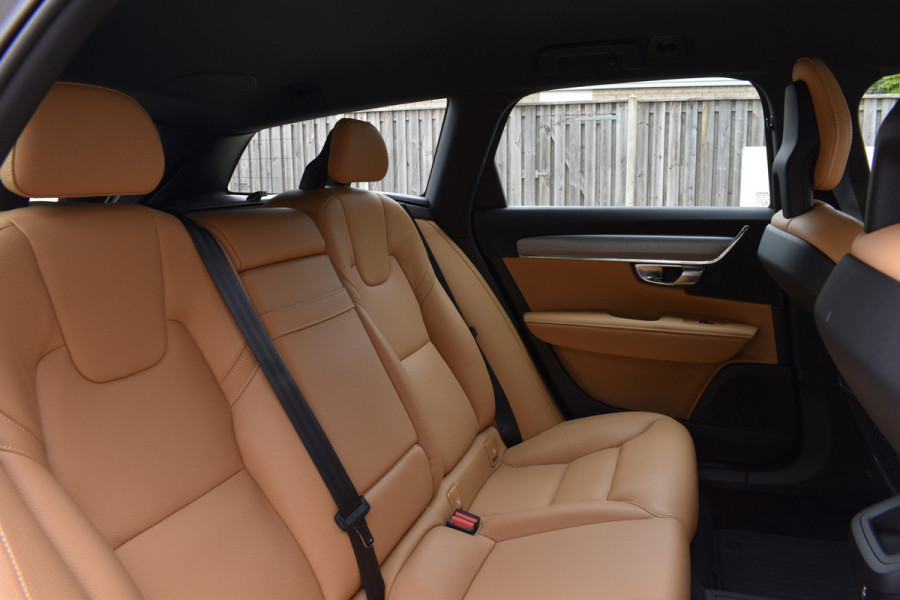 Volvo V90 T5 Automaat Momentum | Trekhaak | Blis | Keyless | Dealer onderhouden | Stoelverwarming |