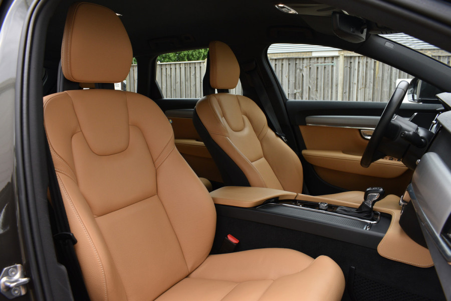 Volvo V90 T5 Automaat Momentum | Trekhaak | Blis | Keyless | Dealer onderhouden | Stoelverwarming |