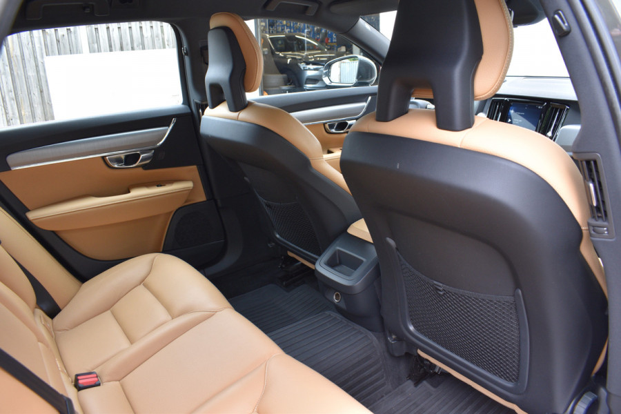 Volvo V90 T5 Automaat Momentum | Trekhaak | Blis | Keyless | Dealer onderhouden | Stoelverwarming |