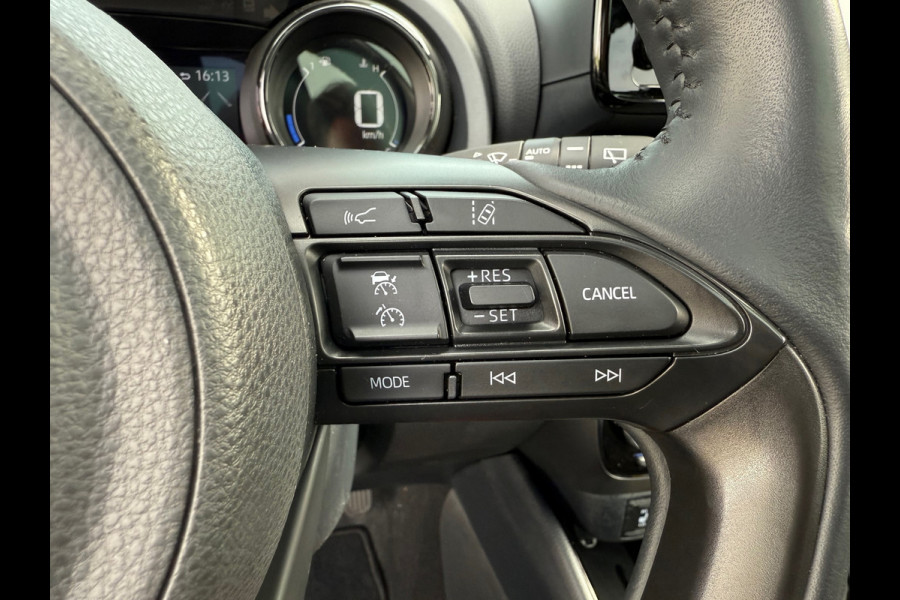 Toyota Yaris 1.5 Hybrid Executive - Automaat - Panodak - Climate - Navi - Org.NL