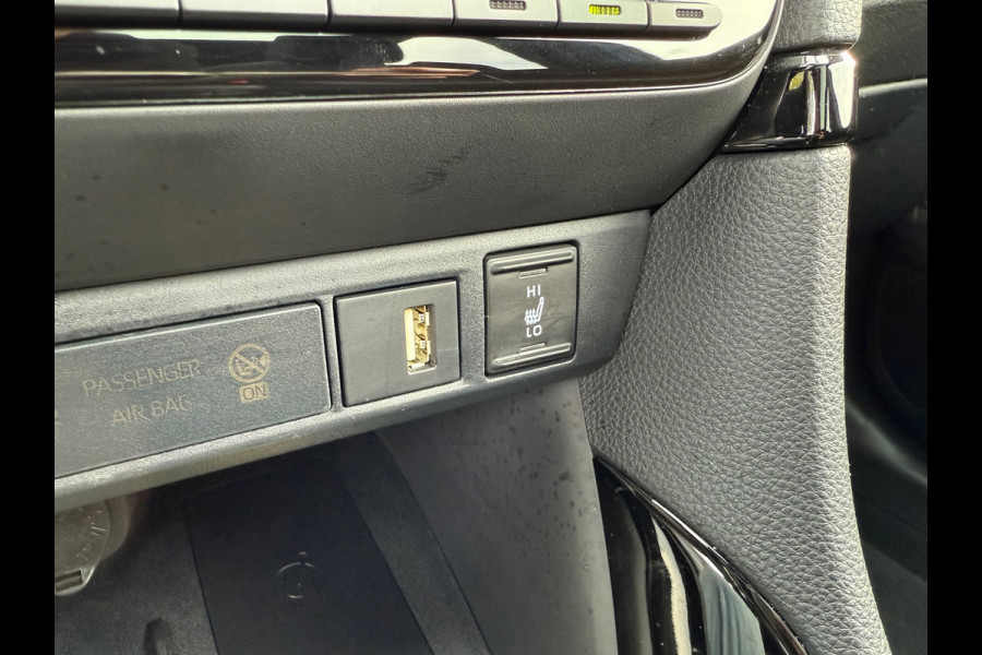 Toyota Yaris 1.5 Hybrid Executive - Automaat - Panodak - Climate - Navi - Org.NL