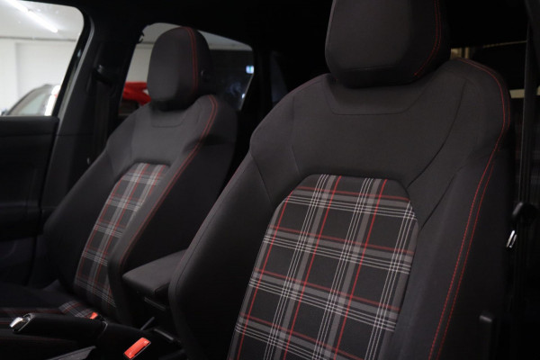 Volkswagen Polo 2.0 TSI GTI Pano/STOELV/CARPLAY/ACC/VOL