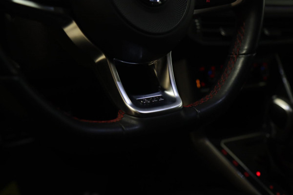 Volkswagen Polo 2.0 TSI GTI Pano/STOELV/CARPLAY/ACC/VOL