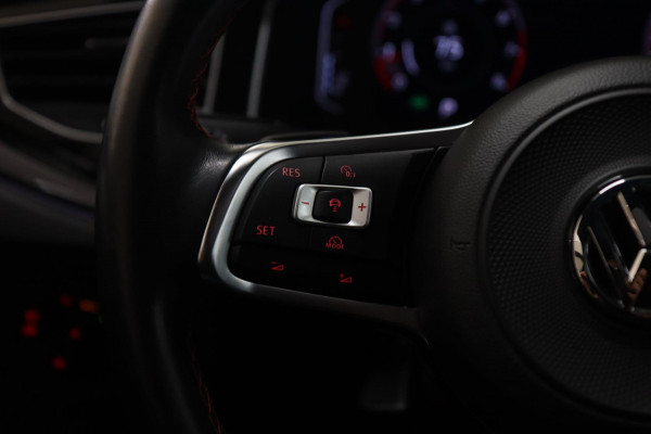 Volkswagen Polo 2.0 TSI GTI Pano/STOELV/CARPLAY/ACC/VOL