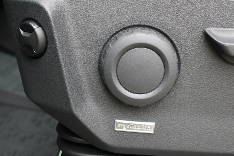 Volkswagen Crafter 35 2.0 TDI L3H2 177pk - Facelift - Navigatie - LED - Geveerde stoel - Virtual cockpit - Camera - Verwarmd stuur - Stoelverwarmin