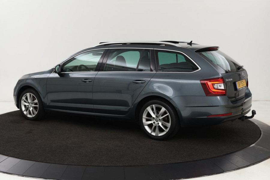 Škoda Octavia 1.0 TSI Style | Panoramadak | Stoelverwarming | Adaptive cruise | Trekhaak | Carplay | Climate control | Sportstoelen