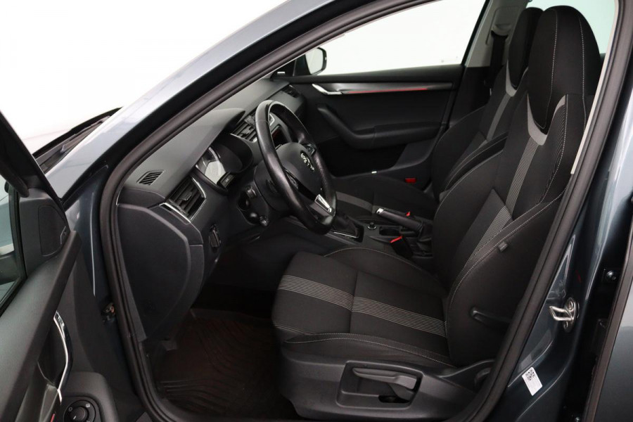 Škoda Octavia 1.0 TSI Style | Panoramadak | Stoelverwarming | Adaptive cruise | Trekhaak | Carplay | Climate control | Sportstoelen
