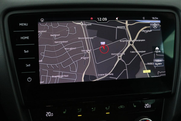 Škoda Octavia 1.0 TSI Style | Panoramadak | Stoelverwarming | Adaptive cruise | Trekhaak | Carplay | Climate control | Sportstoelen