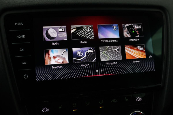 Škoda Octavia 1.0 TSI Style | Panoramadak | Stoelverwarming | Adaptive cruise | Trekhaak | Carplay | Climate control | Sportstoelen