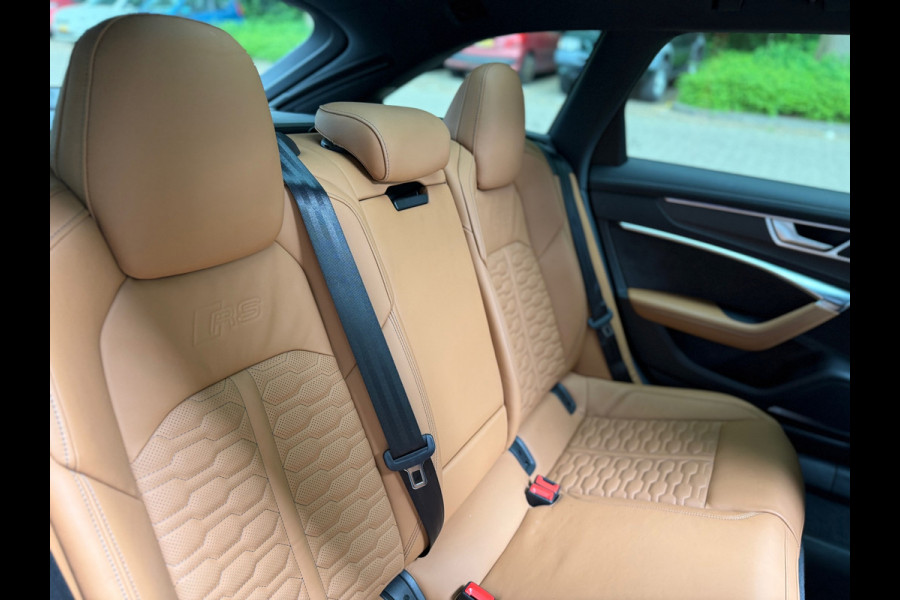 Audi A6 Avant RS6 TFSI quattro l Pano l Carbon l Luchtvering l Exclusive Leder l B&O l Camera l Matrix l 22" velgen l