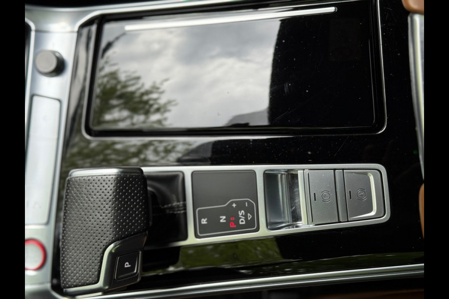 Audi A6 Avant RS6 TFSI quattro l Pano l Carbon l Luchtvering l Exclusive Leder l B&O l Camera l Matrix l 22" velgen l