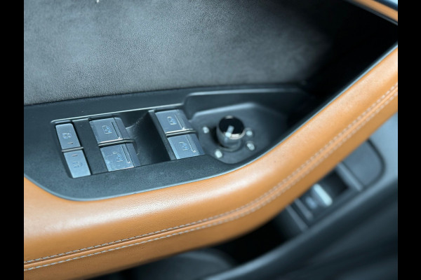 Audi A6 Avant RS6 TFSI quattro l Pano l Carbon l Luchtvering l Exclusive Leder l B&O l Camera l Matrix l 22" velgen l