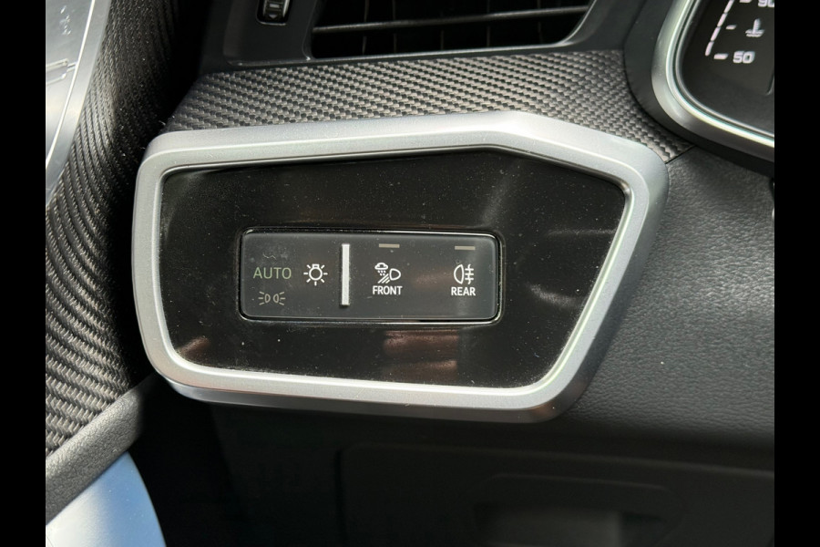 Audi A6 Avant RS6 TFSI quattro l Pano l Carbon l Luchtvering l Exclusive Leder l B&O l Camera l Matrix l 22" velgen l