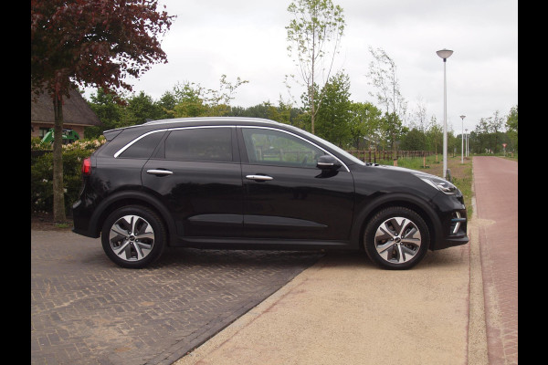 Kia e-Niro ExecutiveLine 64 kWh | Facelift Model | Camera | Apple Carplay | JBL | Cruise Control | Dealeronderhouden |