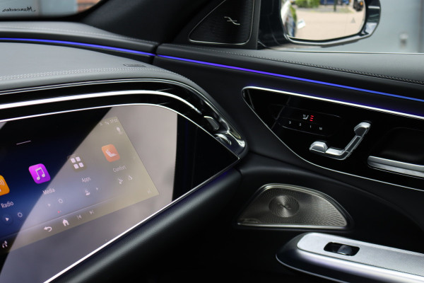 Mercedes-Benz E-Klasse 300 e AMG Line Premium Aut9 | Hyperscreen | Distronic+ | Burmester | Panoramadak | Memory | Digital Light | Surround Camera | Keyless Go |