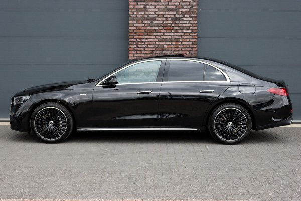 Mercedes-Benz E-Klasse 300 e AMG Line Premium Aut9 | Hyperscreen | Distronic+ | Burmester | Panoramadak | Memory | Digital Light | Surround Camera | Keyless Go |