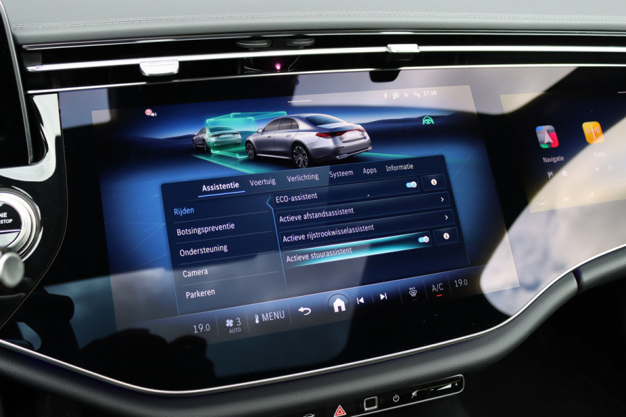 Mercedes-Benz E-Klasse 300 e AMG Line Premium Aut9 | Hyperscreen | Distronic+ | Burmester | Panoramadak | Memory | Digital Light | Surround Camera | Keyless Go |