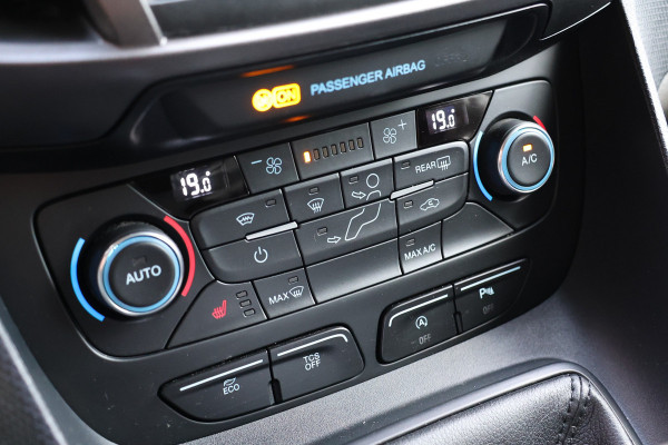 Ford Transit Connect 1.5 EcoBlue L2 120 PK | Raptor Edition | L+R Schuifdeur | Navigatie | CarPlay | Camera | Stoelverwarming | Climate control | Trekhaak afneembaar | PDC V+A | DAB | Nieuwe APK | Dealer onderhouden