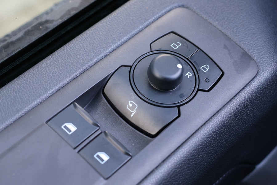 Ford Transit Custom 300 2.0 TDCI 170 PK L2H1 Limited | L+R Schuifdeur | ACC | Blind Spot | Camera | Lane Assist | Stoelverwarming | CarPlay | Naviga | Raptor Edition | Trekhaak | 3-Zitter | MODELJAAR 2025 | Verlengde fabrieksgarantie tot 12-2029