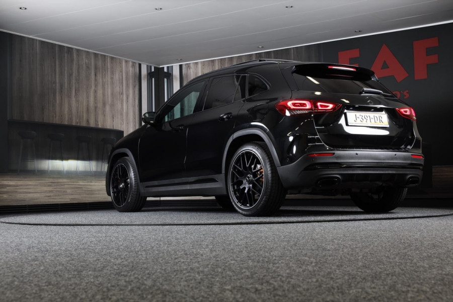 Mercedes-Benz GLA 200 AMG Line / 163 Pk / AUT / Elek Stoelen / Ecc / Lane Assist / Cruise Control / Open Pano / Led