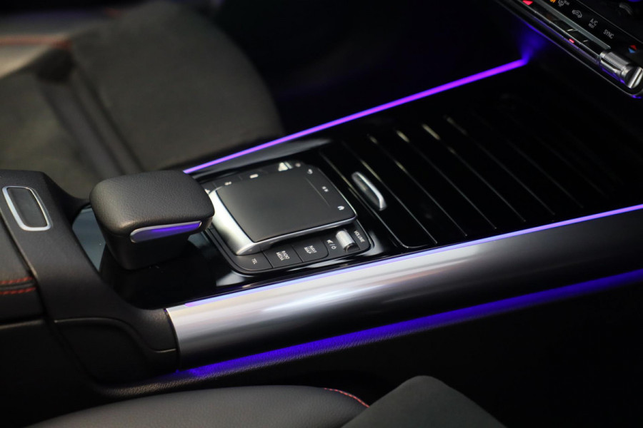Mercedes-Benz GLA 200 AMG Line / 163 Pk / AUT / Elek Stoelen / Ecc / Lane Assist / Cruise Control / Open Pano / Led