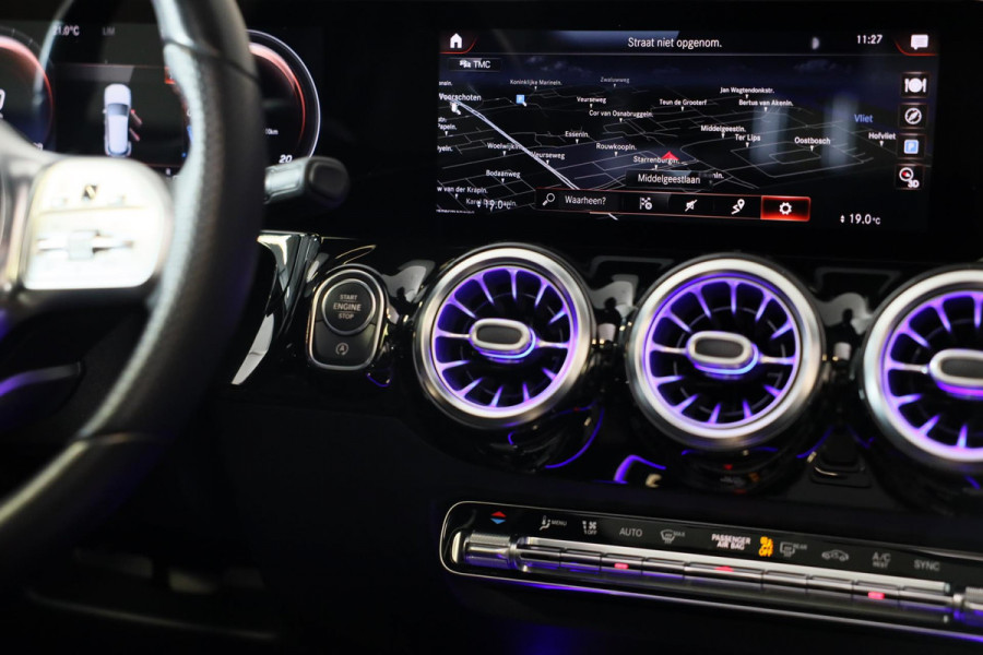 Mercedes-Benz GLA 200 AMG Line / 163 Pk / AUT / Elek Stoelen / Ecc / Lane Assist / Cruise Control / Open Pano / Led