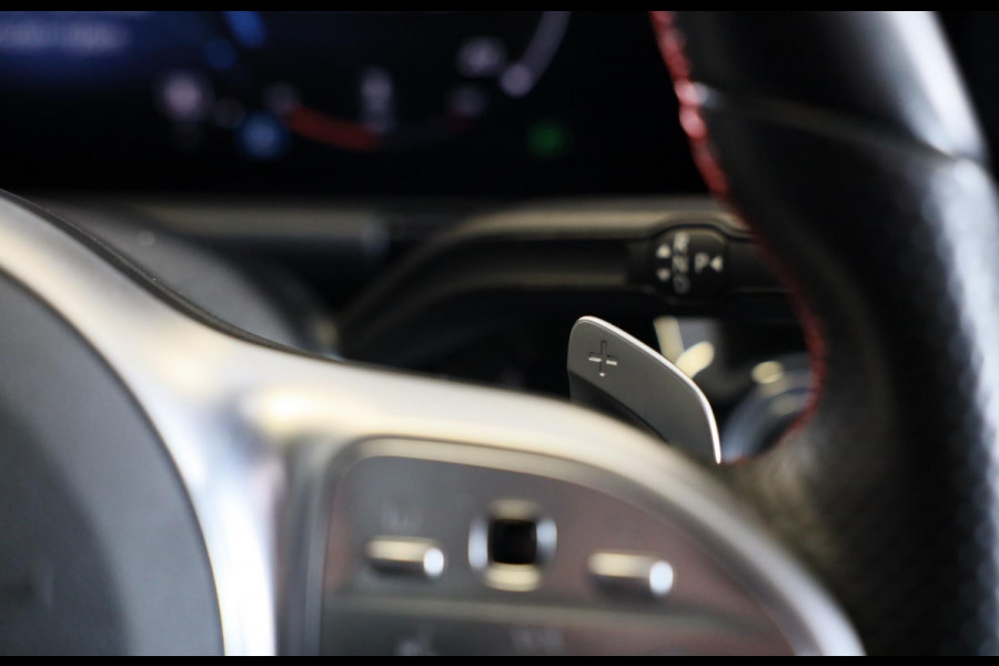 Mercedes-Benz GLA 200 AMG Line / 163 Pk / AUT / Elek Stoelen / Ecc / Lane Assist / Cruise Control / Open Pano / Led
