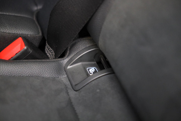 Mercedes-Benz GLA 200 AMG Line / 163 Pk / AUT / Elek Stoelen / Ecc / Lane Assist / Cruise Control / Open Pano / Led