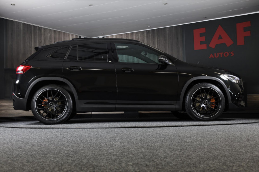 Mercedes-Benz GLA 200 AMG Line / 163 Pk / AUT / Elek Stoelen / Ecc / Lane Assist / Cruise Control / Open Pano / Led