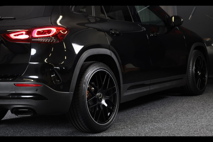 Mercedes-Benz GLA 200 AMG Line / 163 Pk / AUT / Elek Stoelen / Ecc / Lane Assist / Cruise Control / Open Pano / Led