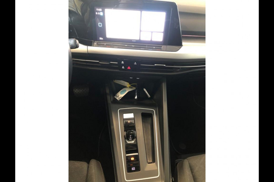 Volkswagen GOLF Variant 1.0 eTSI Life - Automaat - Navi - Panoramadak - Trekhaak - Org.NL