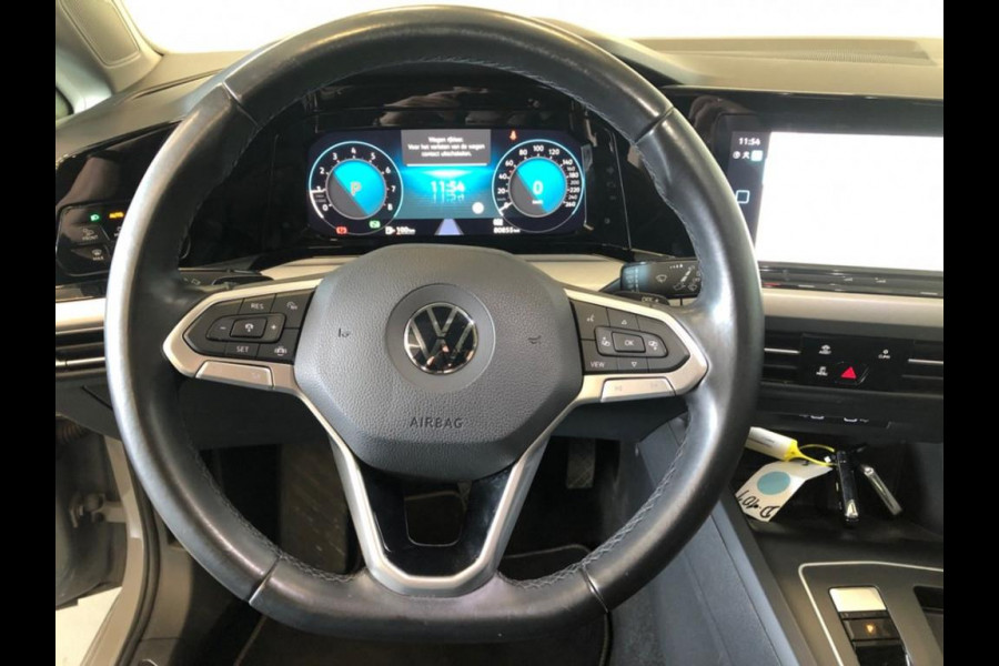 Volkswagen GOLF Variant 1.0 eTSI Life - Automaat - Navi - Panoramadak - Trekhaak - Org.NL