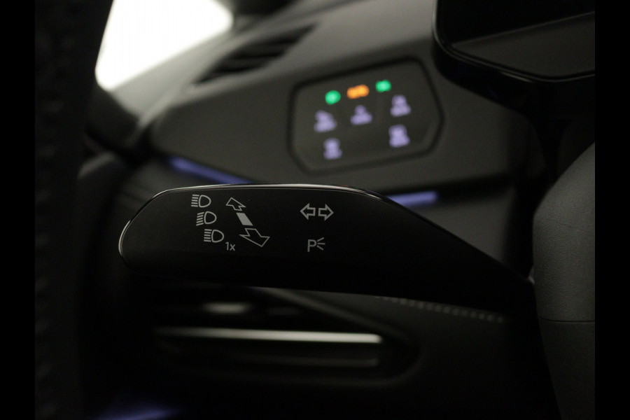 Volkswagen ID.3 Pro Business | Achterlichten LED, luxe uitgevoerd incl. dynamische knipperlichten | Airconditioning automatisch, 2-zone (Climatronic) | Buitenspiegels elektrisch instel-, verwarm- en inklapbaar