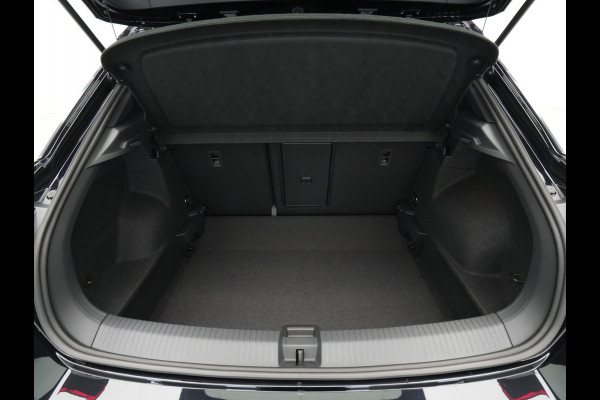 Volkswagen T-Roc R-Line Edition | 'App-Connect' draadloze smartphone integratie | Airconditioning automatisch, 2-zone (Climatronic) | Automatische afstandsregeling (Adaptive Cruise Control)