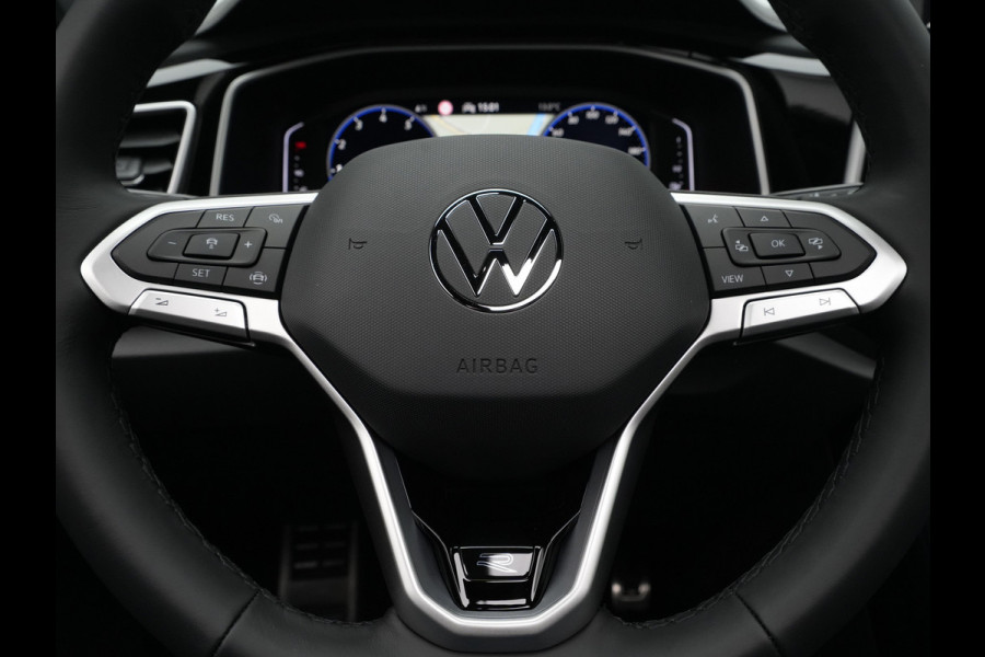 Volkswagen T-Roc R-Line Edition | 'App-Connect' draadloze smartphone integratie | Airconditioning automatisch, 2-zone (Climatronic) | Automatische afstandsregeling (Adaptive Cruise Control)