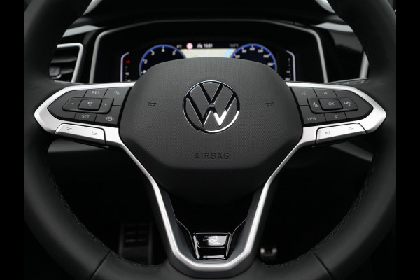 Volkswagen T-Roc R-Line Edition | 'App-Connect' draadloze smartphone integratie | Airconditioning automatisch, 2-zone (Climatronic) | Automatische afstandsregeling (Adaptive Cruise Control)