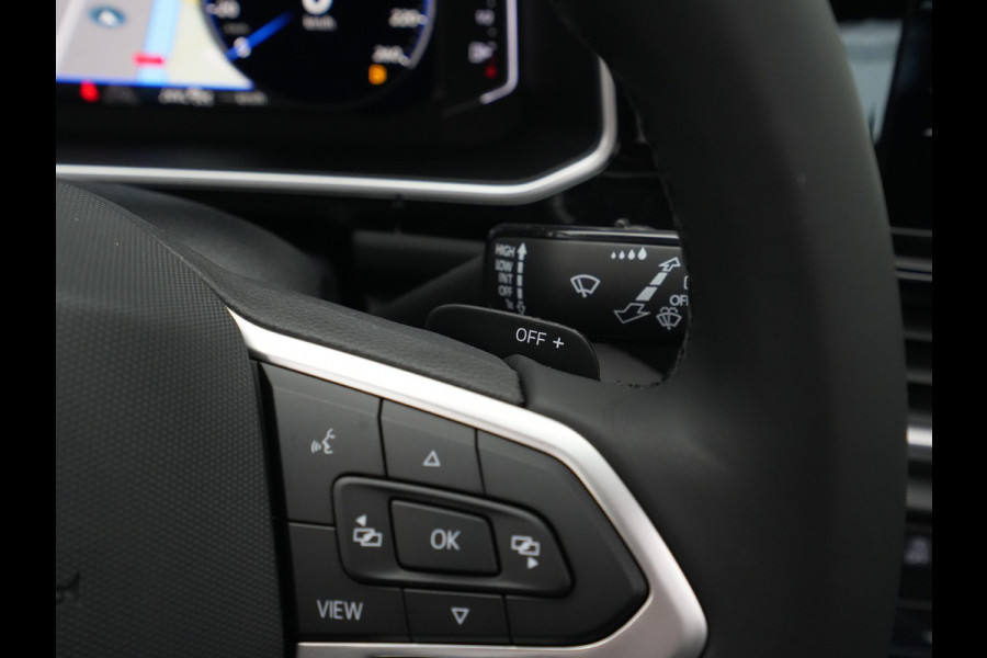 Volkswagen T-Roc R-Line Edition | 'App-Connect' draadloze smartphone integratie | Airconditioning automatisch, 2-zone (Climatronic) | Automatische afstandsregeling (Adaptive Cruise Control)