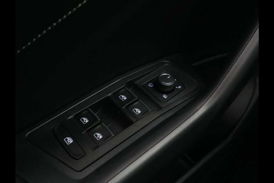Volkswagen T-Roc R-Line Edition | 'App-Connect' draadloze smartphone integratie | Airconditioning automatisch, 2-zone (Climatronic) | Automatische afstandsregeling (Adaptive Cruise Control)