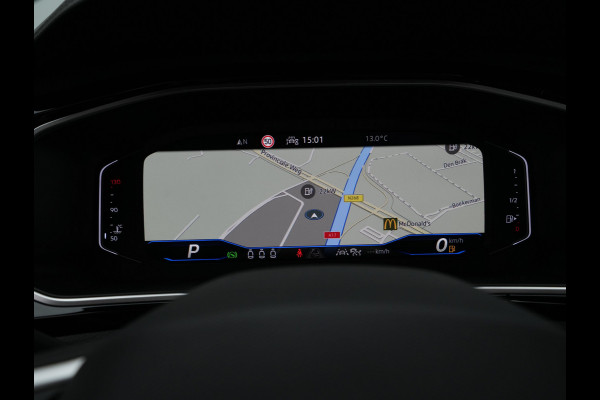 Volkswagen T-Roc R-Line Edition | 'App-Connect' draadloze smartphone integratie | Airconditioning automatisch, 2-zone (Climatronic) | Automatische afstandsregeling (Adaptive Cruise Control)