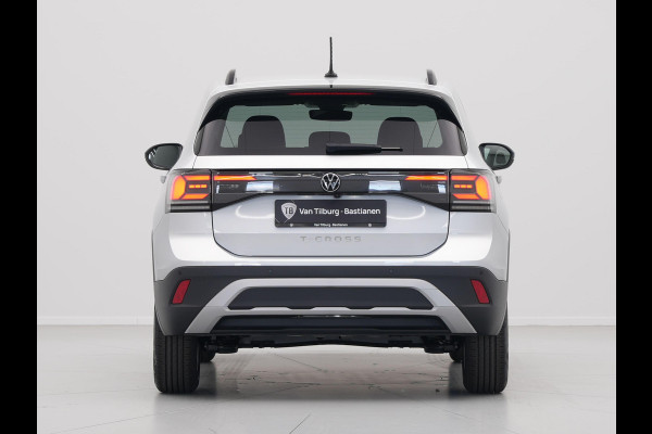 Volkswagen T-Cross Life Edition | 'App-Connect' draadloze smartphone integratie | Achterlichten LED | Afstandscontrolesysteem (Front Assist)