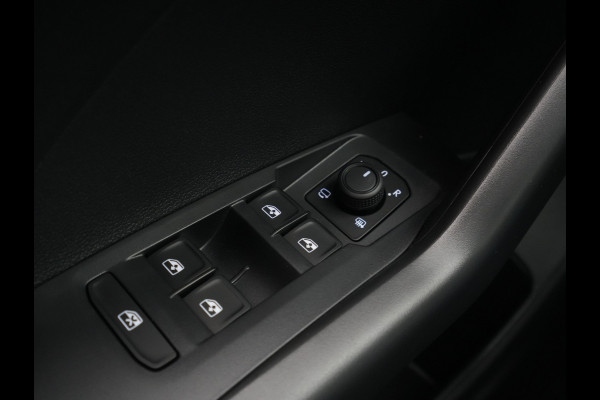 Volkswagen T-Cross Life Edition | 'App-Connect' draadloze smartphone integratie | Achterlichten LED | Afstandscontrolesysteem (Front Assist)
