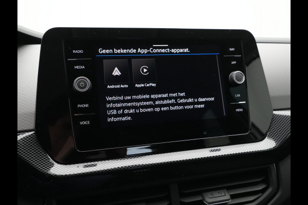 Volkswagen T-Cross Life Edition | 'App-Connect' draadloze smartphone integratie | Achterlichten LED | Afstandscontrolesysteem (Front Assist)