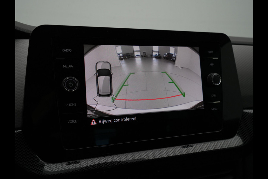Volkswagen T-Cross Life Edition | 'App-Connect' draadloze smartphone integratie | Achterlichten LED | Afstandscontrolesysteem (Front Assist)
